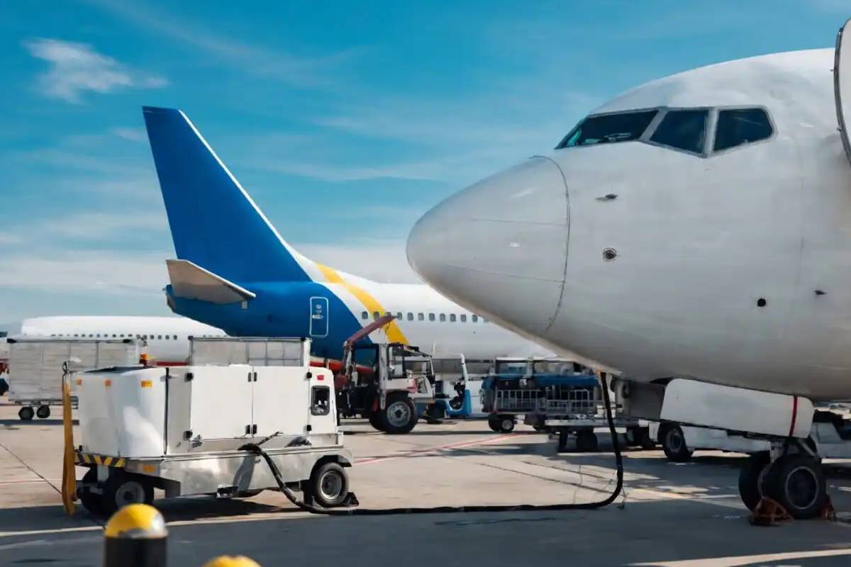 இந்தியாவில் முதல் முறையாக ரூ 2 லட்சத்தைத் தொட்ட விமான எரிபொருள் விலை | Atf Price First Time In India