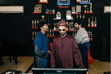 விஜய் பாடலில் இடம் பெற்ற நடிகர் அஜித் புகைப்படம் - இணையத்தில் வைரல்