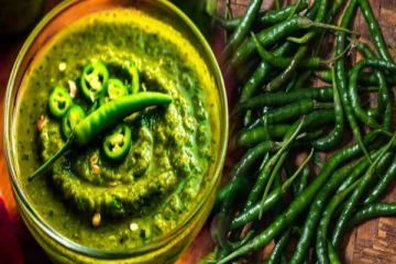 பச்ச மிளகாய் சட்னி என்றால் ரொம்ப பிடிக்குமா? அப்போ ஆந்திரா ஸ்டைலில் செய்ங்க