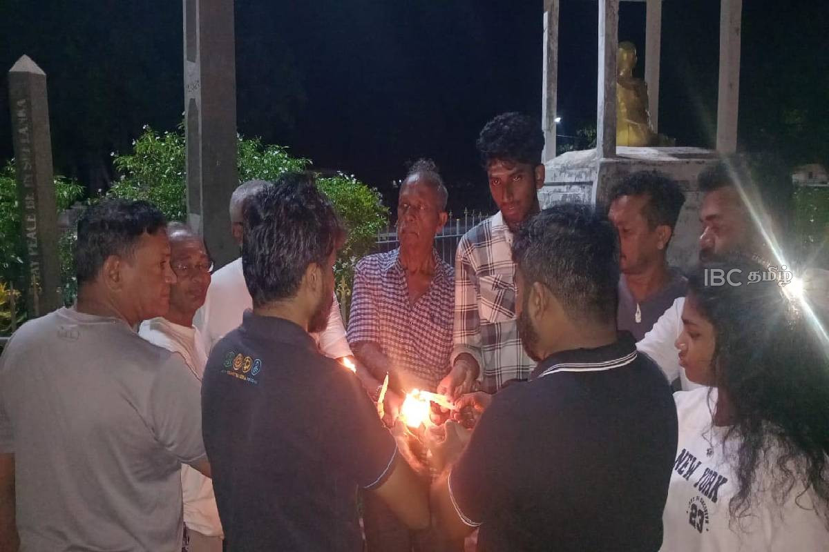 அனோஜனின் விடுதலைக்காக திருகோணமலையிலும் ஒன்றிணைந்த இளைஞர்கள் | Youth In Trinco Also Unite For Anojan S Release அனோஜனின் விடுதலைக்காக திருகோணமலையிலும் ஒன்றிணைந்த இளைஞர்கள் | Youth In Trinco Also Unite For Anojan S Release