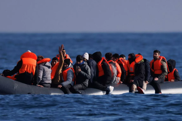 கடைசியாக... பிரித்தானியாவின் வலியுறுத்தலுக்கு இணங்கியது பிரான்ஸ் | France Intercept Small Boats By Starmer Plea