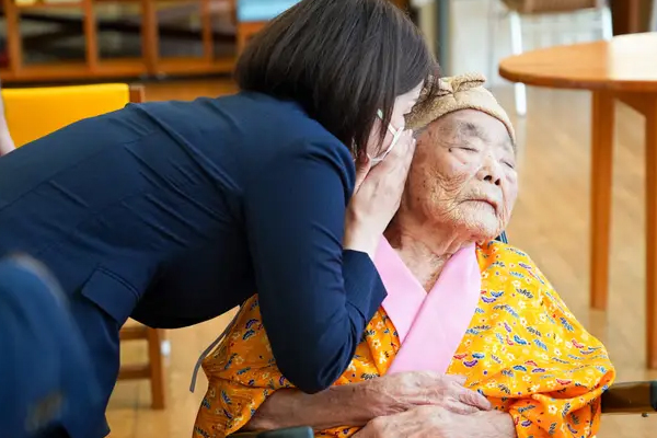 ஜப்பானியர்களின் நீண்ட ஆயுளுக்கான சீக்ரெட் என்ன தெரியுமா? ஆச்சரியப்படும் விடயம் | Japan People 100 Years Living Secret