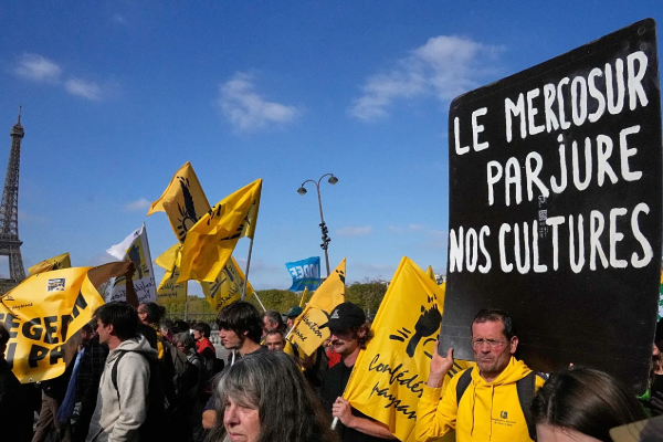 உணவு இறக்குமதி தொடர்பில் புதிய ஆணை பிறப்பிக்க பிரான்ஸ் முடிவு | France To Tight Food Import Amid Mercosur Protest உணவு இறக்குமதி தொடர்பில் புதிய ஆணை பிறப்பிக்க பிரான்ஸ் முடிவு | France To Tight Food Import Amid Mercosur Protest