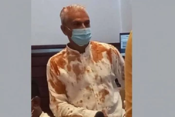 கொழும்பு மாநகரசபைக்குள் முட்டை வீசி தாக்குதல்