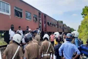 கொழும்பில் இருந்து சென்ற ரயிலில் மோதி ஒருவர் பலி