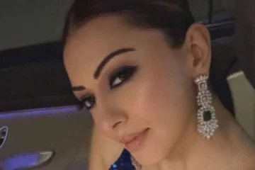 காருக்குள் நடிகை ஹன்சிகா மோத்வானியின் செல்ஃபி புகைப்படம் இதோ..