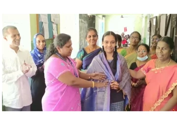 12ம் வகுப்பு ஆன்லைன் வகுப்புக்கு செல்போன் கூட இல்லாமல், வறுமையில் சாதித்து காட்டிய ஆயிஷா