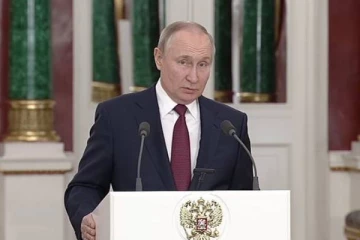 இறுதியாக தனது சொந்த சட்டத்தை மீறிய புடின்!