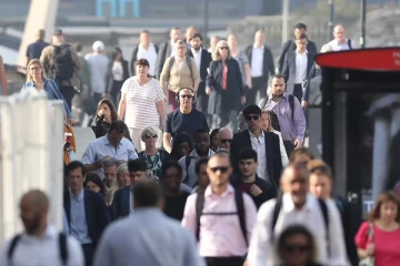 லண்டன் சாலைகளில் கடும் போக்குவரத்து நெரிசல்: வெளியான புகைப்படங்கள்