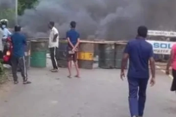 ආන්දෝලනාත්මක සිදුවීමක් වූ රඹුක්කන වෙඩිතැබිම්වල දී, විසිර යන අරගලකරුවන්ට බලය ඉක්මවා පහරදිය හැකි ද.. නොහැකි ද.. ? - ඒ ගැන සුවිශේෂී පුද්ගලයෙක්ගෙන් විශේෂ ප්රකාශයක්.. (VIDEO)