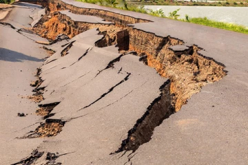 சீனாவில் சக்தி வாய்ந்த நிலநடுக்கம்! மக்கள் பீதியில் வீடுகளில் இருந்து வெளியேற்றம்