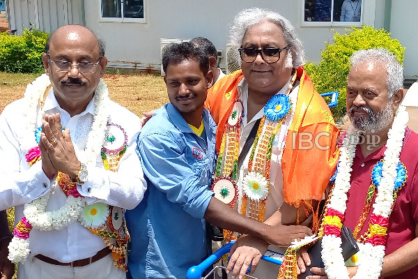 நடிகர் திலகம் சிவாஜியின் மகன் உள்ளிட்ட குழுவினர் யாழ்ப்பாணம் வருகை | Son Of Actor Thilak Sivaji Team Arrived In Jaffna