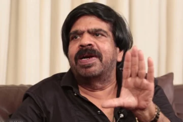 குழந்தையை கொஞ்சிய டி. ராஜேந்தர்.. அழகிய தருணம்