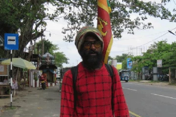 புற்றுநோயாளிகளுக்காகவும் மாணவர்களுக்காகவும் இலங்கையை சுற்றி நடைபயணம்!