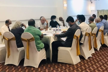 ஜனாதிபதியுடன் பேச்சுவார்த்தைக்கு செல்வதற்கு முன் நிபந்தனை விதியுங்கள்! - தமிழ்க்கட்சிகளுக்கு டலஸ் ஆலோசனை