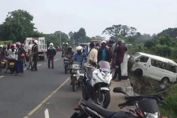 யாழிற்கு சுற்றுலா வந்தவர்களின் வாகனத்தால் வீதியில் காத்திருந்தவருக்கு நேர்ந்த சோகம்! பரபரப்பு சம்பவம்