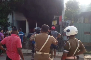 பாரிய தீ விபத்து! வர்த்தக கட்டடம் பாதிப்பு