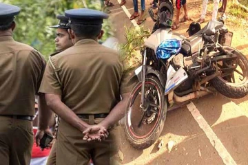 அதிவேகமாக பயணித்த மோட்டார் சைக்கிள் விபத்து: இருவர் வைத்தியசாலையில் (Photos)