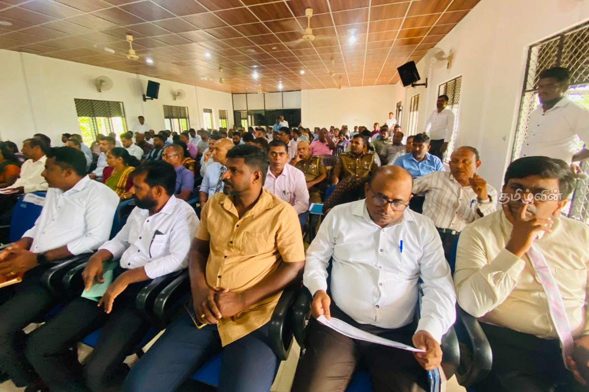வவுணதீவு பிரதேசத்தின் அபிவிருத்திக் குழுக் கூட்டத்தில் முக்கிய தீர்மானங்கள் நிறைவேற்றம் | Vavunathivu Region Development Committee Meeting வவுணதீவு பிரதேசத்தின் அபிவிருத்திக் குழுக் கூட்டத்தில் முக்கிய தீர்மானங்கள் நிறைவேற்றம் | Vavunathivu Region Development Committee Meeting