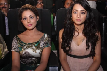 இந்த நடிகையையும் விட்டுவைக்காத கமல் ஹாசன்!! வீடியோவை பார்த்து ஷாக்காகும் ரசிகர்கள்