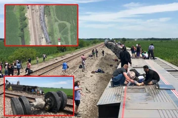 சரக்கு லொறி மீது மோதி தடம் புரண்ட ரயில்: அமெரிக்காவை பதறவைக்கும் சம்பவம்!