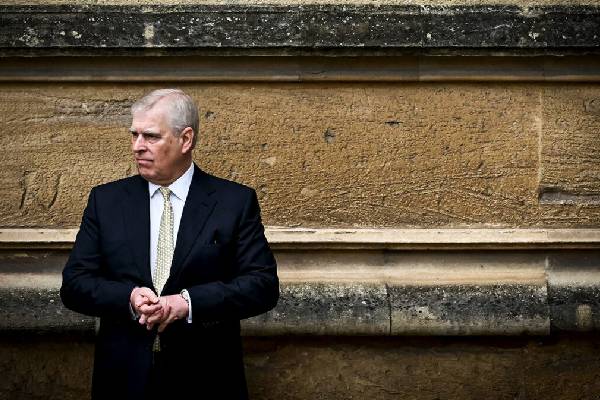 முன்னாள் இளவரசர் ஆண்ட்ரூவின் கடவுச்சீட்டு பறிமுதல் செய்யப்படலாம்... வெளிவரும் புதிய பின்னணி | Andrew Passport Should Removed முன்னாள் இளவரசர் ஆண்ட்ரூவின் கடவுச்சீட்டு பறிமுதல் செய்யப்படலாம்... வெளிவரும் புதிய பின்னணி | Andrew Passport Should Removed