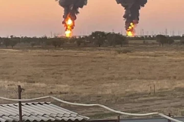 புடினுக்கு உக்ரைனின் அடுத்த பேரிடி... கொழுந்துவிட்டெரியும் எண்ணெய்க் கிடங்குகள்