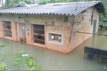 குமரியில் விடிய விடிய பெய்த மழை... வீடுகளை சூழ்ந்த வெள்ளம்... சாலைகள் துண்டிப்பு...