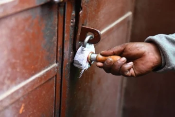 மட்டக்களப்பின் பிரபல ஹோட்டலுக்கு சீல் ; விதிக்கப்பட்ட அபராதம்
