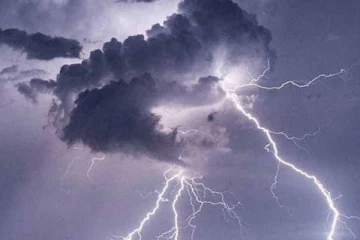 யாழ். உள்ளிட்ட பல பகுதிகளில் கடும் மழை: மின்னல் தாக்கம் குறித்து எச்சரிக்கை!