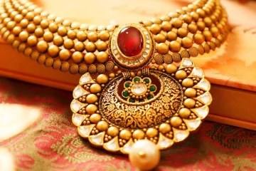 உச்சம் தொட்ட தங்கம் விலை - இன்னைக்கு ரேட் எவ்வளவு தெரியுமா?