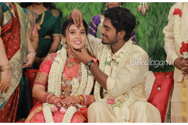 டூரிஸ்ட் பேமிலி பட இயக்குனர் அபிஷனுக்கு திருமணம் முடிந்தது... அழகிய ஜோடி போட்டோ இதோ | Tourist Family Director Abishan Gets Married