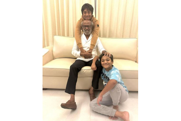 தனது சினிமா பயணத்தில் சொந்த குரலில் ரஜினி பாடியிருக்கும் ஒரே ஒரு பாடல்- என்ன பாடல் தெரியுமா? | First Song Of Rajinikanth In His Own Voice