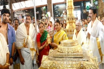 ரூ.14 லட்சம் மதிப்புள்ள கிரீடத்தை குருவாயூர் கோவிலுக்கு காணிக்கையாக வழங்கினார் துர்கா ஸ்டாலின்!