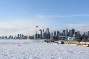 கனடாவில் பனி நீரில் மூழ்கியவருக்கு நேர்ந்த சோகம்!