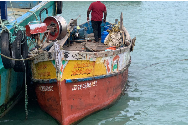 சட்டவிரோத கடற்தொழிலில் ஈடுபட்ட இந்திய கடற்றொழிலாளர்கள்! நீதிமன்றம் பிறப்பித்துள்ள உத்தரவு | Sri Lanka India Fisherman Issues