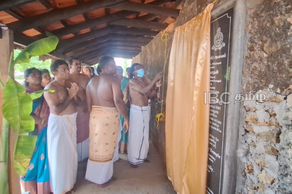 யாழில் புணர் நிர்மாணம் செய்யப்பட்ட 400 வருடங்கள் பழமையான ஆலயம் | 400 Year Old Aathi Sivan Temple Reopens In Jaffna