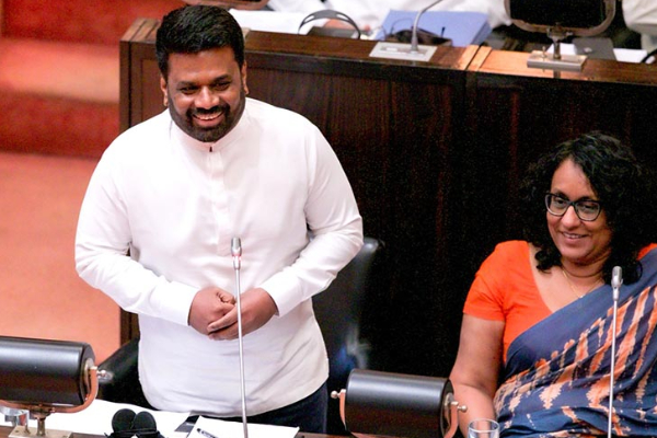 அநுர அரசின் அதிரடி நடவடிக்கை - நாட்டை விட்டு தப்பியோடும் அரசியல் பிரபலங்கள் | International Red Notices For Ex Politicians