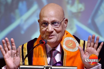 රනිල්ට කූරු ගනින්න වුණ ආරාධනාව එවූපු වෝල්වර්හැම්ප්ටන් සරසවියේ කුලපති ජීවිතයෙන් සමුගෙන