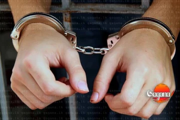 නීති විරෝධී මත්පැන් බෝතල් 109ක් සමග කාන්තාවක් කොටු