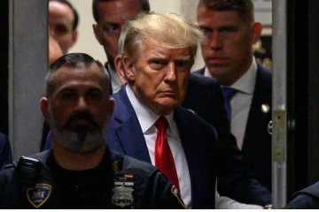 அமெரிக்காவின் முன்னாள் ஜனாதிபதி டொனால்ட் டிரம்ப் கைது