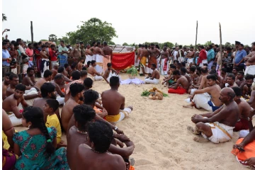 உப்பு நீரில் விளக்கேற்றும் அரிய காட்சி - பக்தர்கள் புடைசூழ, சிறப்பாக இடம்பெற்ற தீர்த்தம் எடுத்தல் உற்சவம்