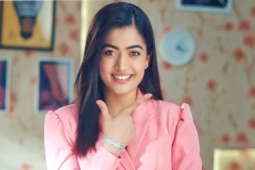 இன்ஸ்டாகிராம் பக்கத்தில் 20 மில்லியன் ஃபாலோயர்களை பிடித்த முதல் நடிகை.. ராஷ்மிகாவிற்கு குவியும் வாழ்த்துக்கள்!