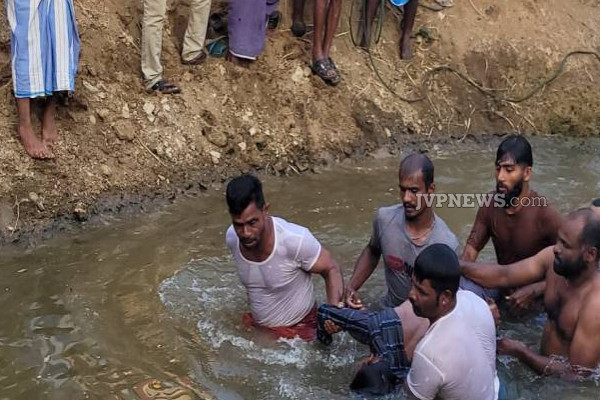 வவுனியாவில் நீர்க்குழியில் விழுந்த மாணவர்களுக்கு நேர்ந்த சோகம்! துணைவேந்தர் மீது தாக்குதல் | Students Die After Falling Water Well In Vavuniya