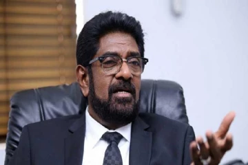 அமைச்சர் கெஹலியவிற்கு மனைவி மற்றும் மகள் சொன்ன இரகசியம்