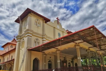 கட்டுவாப்பிட்டிய தேவாலயம்  முன் கறுப்பு கொடி போராட்டம்