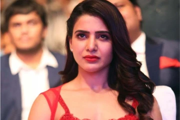 சமந்தாவின் புதிய காதலர் இவர் தானா..! விவாகரத்துக்கு பின் ஆண் நண்பருடன் நெருக்ககமாக இருக்கும் சமந்தா