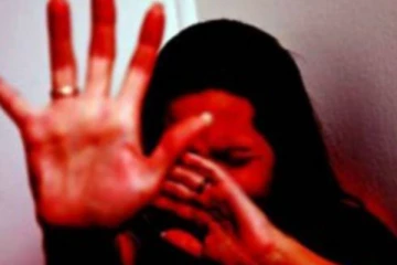 பாடசாலை மாணவி வன்புணர்வு - சிகையலங்கார நிபுணர் சிக்கினார்