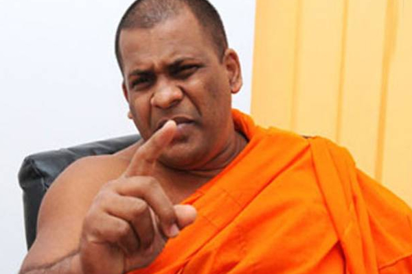 கொள்ளைகாரன் மஹிந்த ராஜபக்ஷ: கொந்தளித்த தேரர்! | Robber Mahinda Rajangane Thero Turbulence