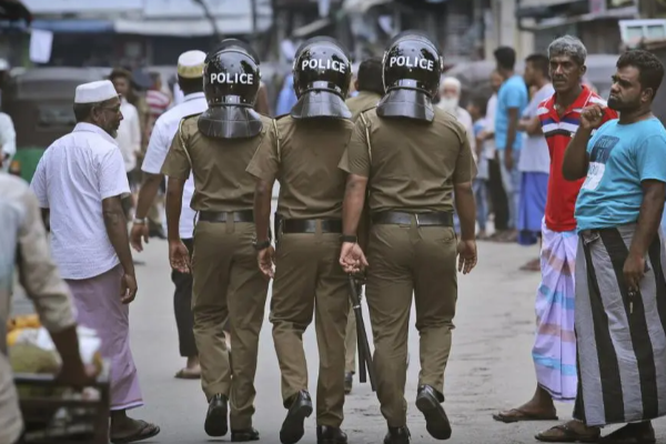 போதைப்பொருள் விற்பனையில் ஈடுபட்ட கணவனும் மனைவியும் அதிரடியாக கைது! | Couple Held In Valachchenai Drug Bust